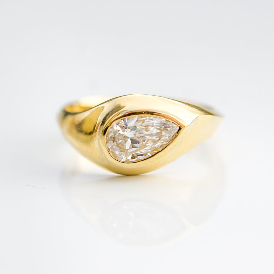 The Cove Ring | 1ct Pear Lab Diamond Ring in 9ct Gold