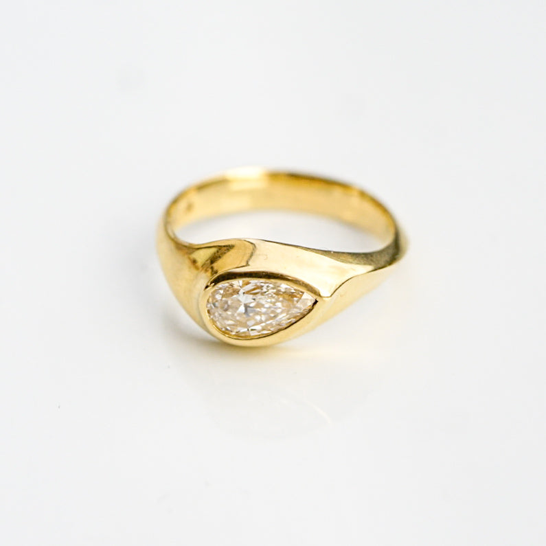 The Cove Ring | 1ct Pear Lab Diamond Ring in 9ct Gold
